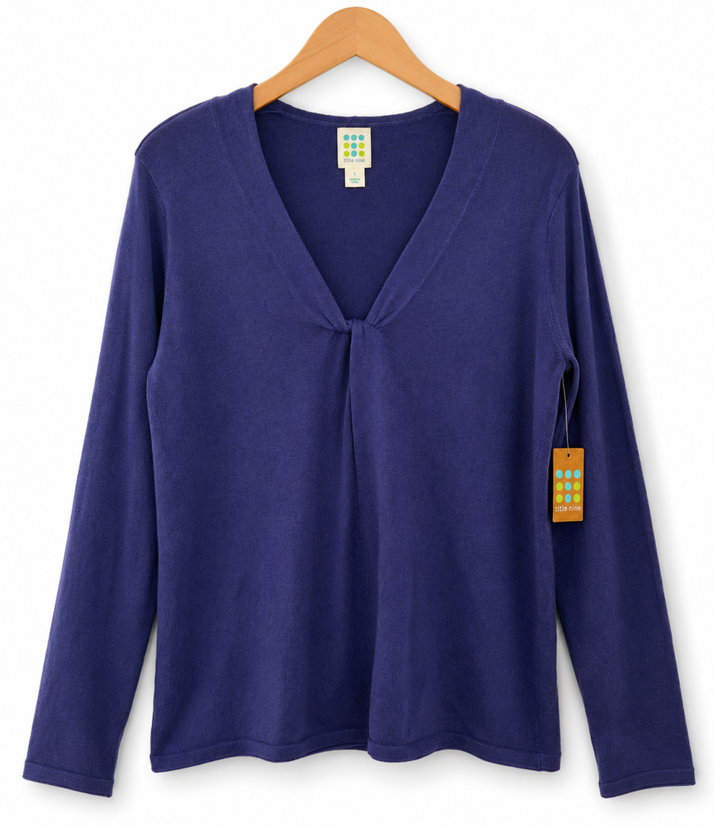 Title Nine Women's size Large Purple V-Neck Twist Front Long Sleeve Knit Sweater